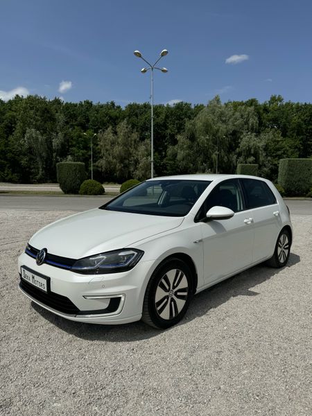 Volkswagen e-Golf 2017 | 250km | Белый nayavnist-volkswagen-e-golf-2017-250km-bilyi фото