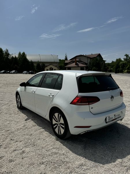 Volkswagen e-Golf 2017 | 250km | Белый nayavnist-volkswagen-e-golf-2017-250km-bilyi фото