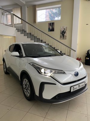 Toyota Izoa | Белый nayavnist-toyota-izoa-bilyi фото