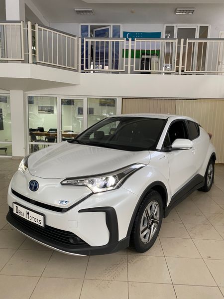 Toyota Izoa | Білий nayavnist-toyota-izoa-bilyi фото