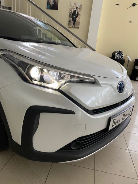 Toyota Izoa | Белый nayavnist-toyota-izoa-bilyi фото