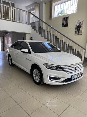 Volkswagen E-Lavida 2021 | 278km | Base | Полярно-білий nayavnist-volkswagen-e-lavida-2021-278km-base-poliarno-bilyi фото