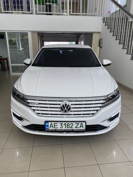 Volkswagen E-Lavida 2021 | 278km | Base | Полярно-білий nayavnist-volkswagen-e-lavida-2021-278km-base-poliarno-bilyi фото