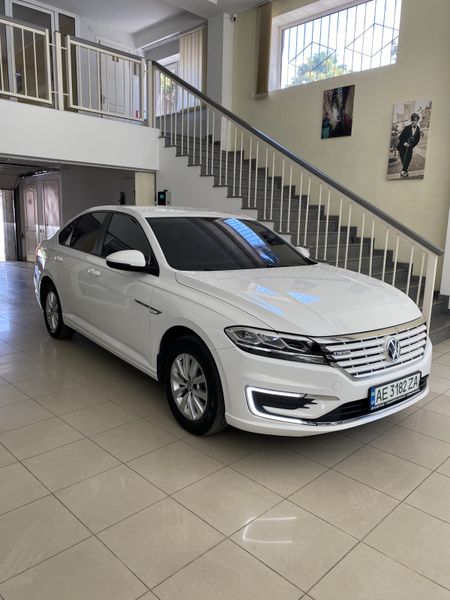 Volkswagen E-Lavida 2021 | 278km | Base | Полярно-белый nayavnist-volkswagen-e-lavida-2021-278km-base-poliarno-bilyi фото