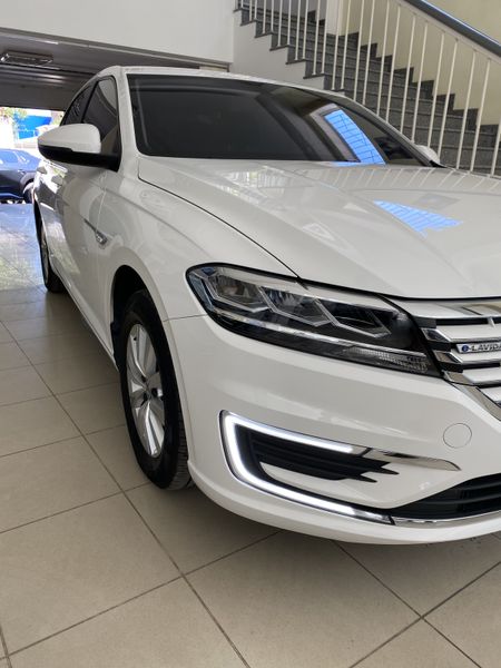 Volkswagen E-Lavida 2021 | 278km | Base | Полярно-білий nayavnist-volkswagen-e-lavida-2021-278km-base-poliarno-bilyi фото